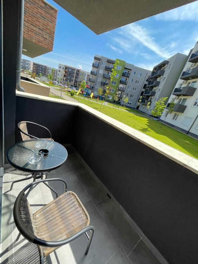 Silence Apartment 2 Орадя Экстерьер фото
